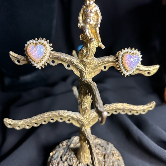 VTG Beautiful Fake seed pearl and Opal Heart screw back earrings. - Picture 4 of 9